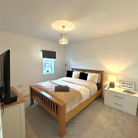 Luxury Countryside Stay - Waters Upton, Telford Exterior photo