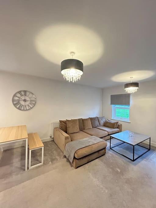 Luxury Countryside Stay - Waters Upton, Telford Exterior photo