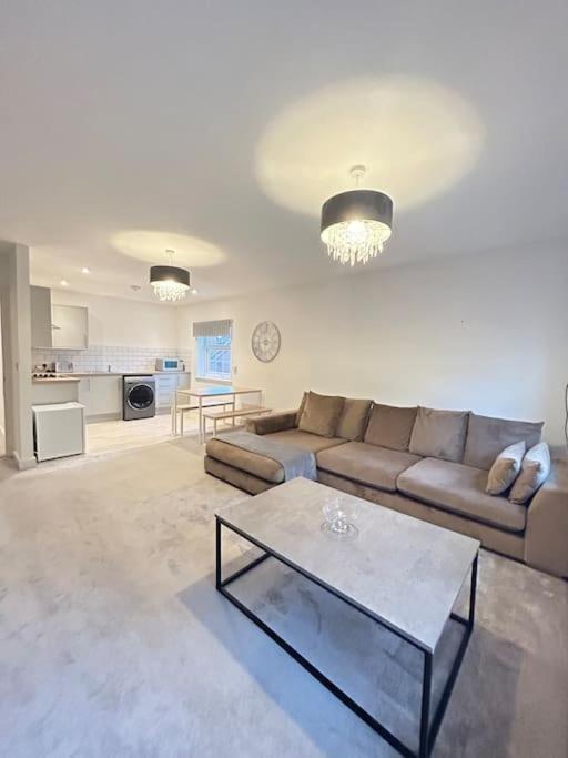 Luxury Countryside Stay - Waters Upton, Telford Exterior photo