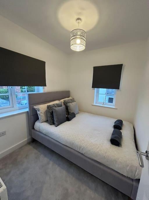 Luxury Countryside Stay - Waters Upton, Telford Exterior photo